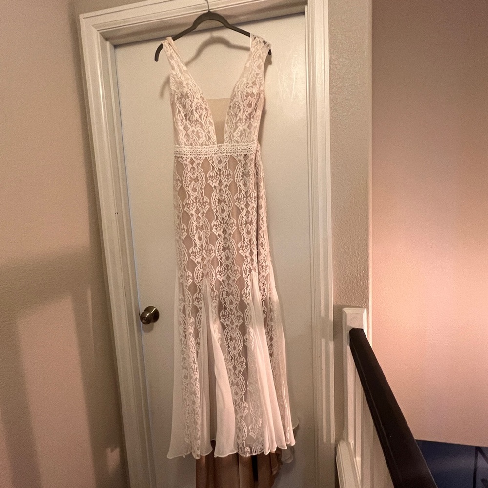Elegant Lace V-Neck White Dress - Wilderly Bride